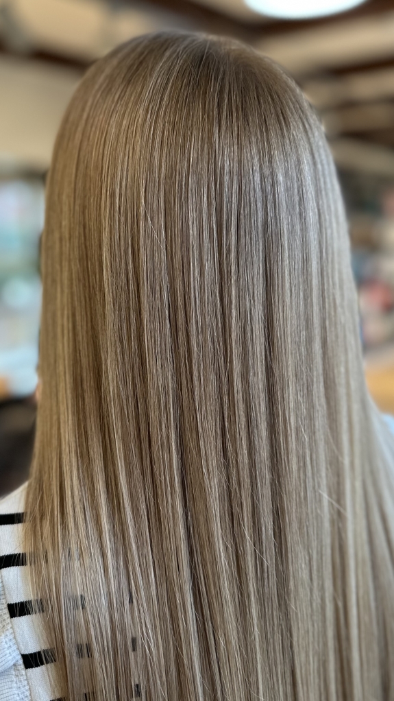 Reflekser, striber, babylights og highlights I langt hår